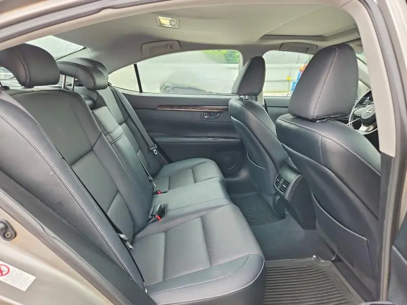 2017 LEXUS ES 350  