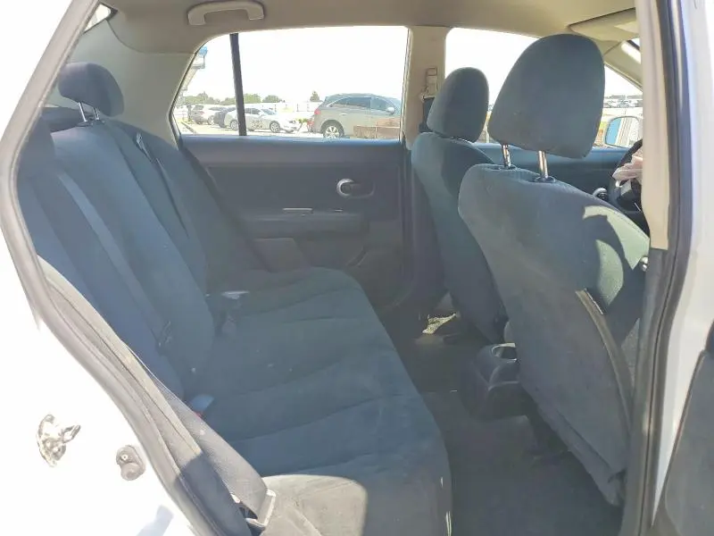 2010 NISSAN VERSA 1.8 S  