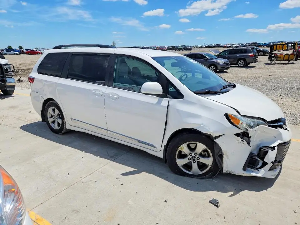 2019 TOYOTA SIENNA LE/XLE  
