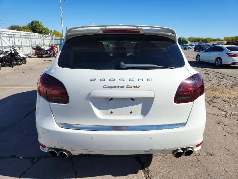 2012 PORSCHE CAYENNE TURBO  