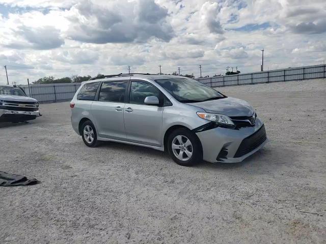 2020 TOYOTA SIENNA LE