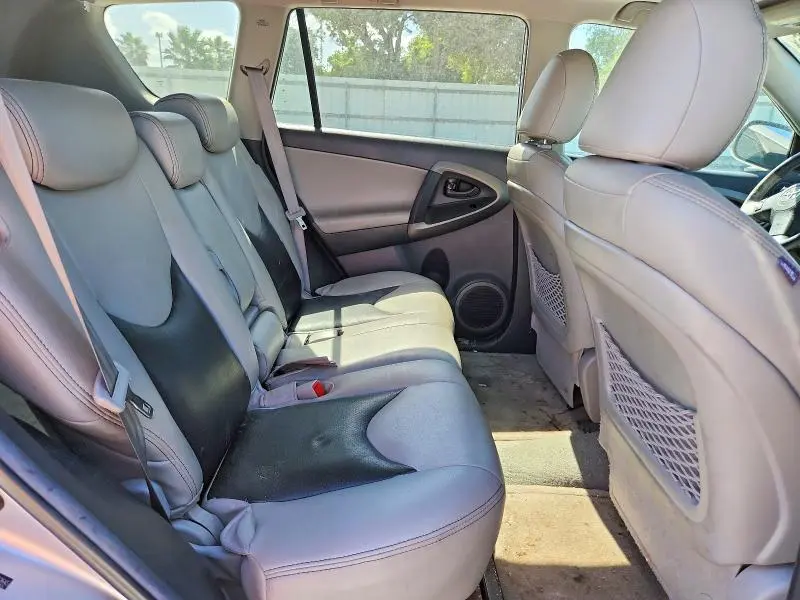 2011 TOYOTA RAV4 BASE  