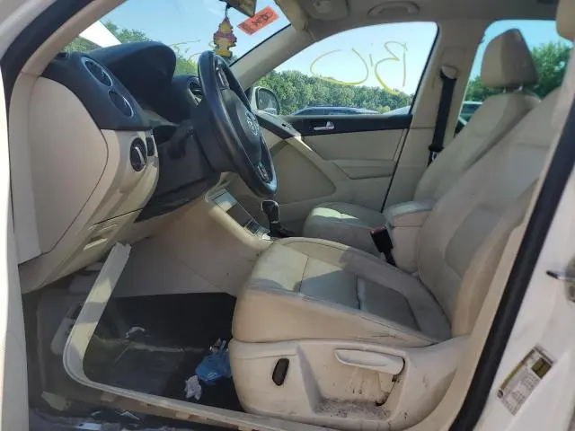 2011 VOLKSWAGEN TIGUAN S  