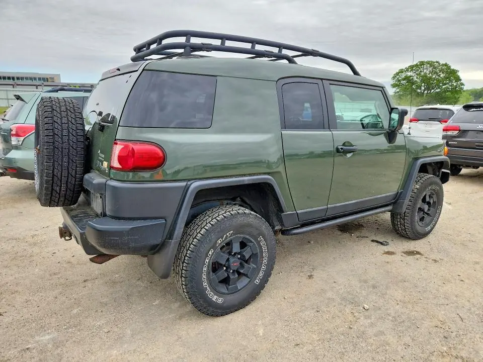 2011 TOYOTA FJ CRUISER BASE  