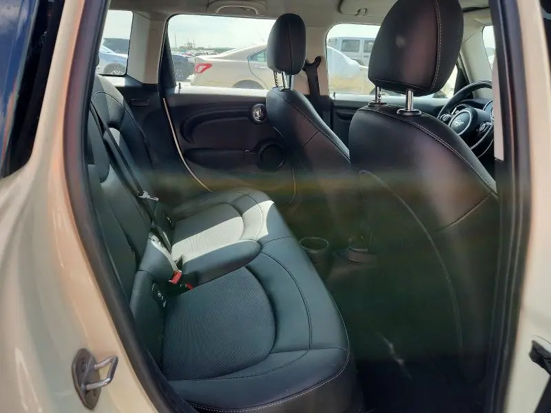 2019 MINI COOPER   