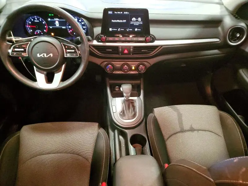 2024 KIA FORTE LXS  