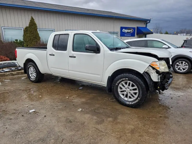 2015 NISSAN FRONTIER SV  