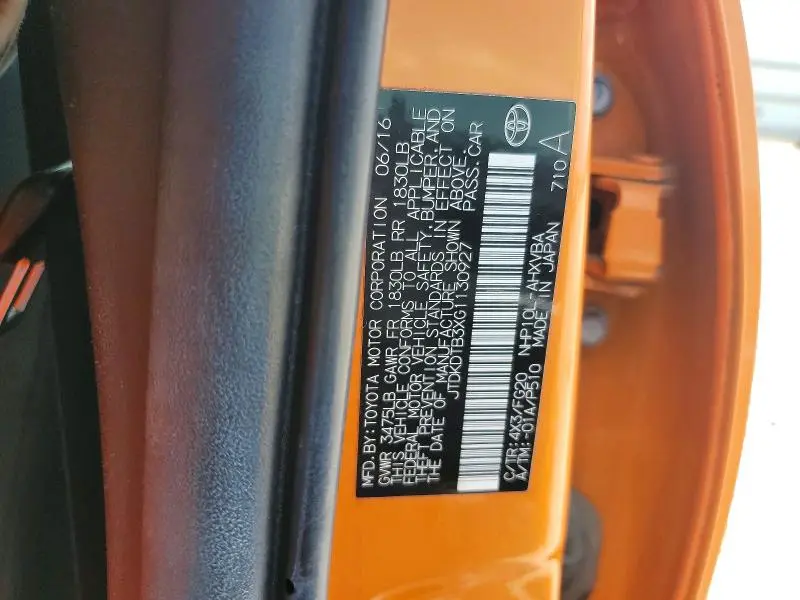 2016 TOYOTA PRIUS C TWO  