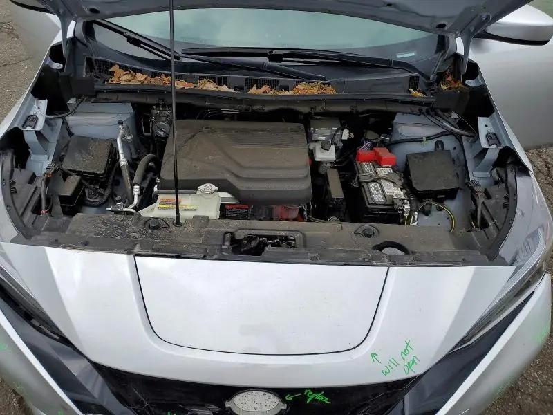 2025 NISSAN LEAF   