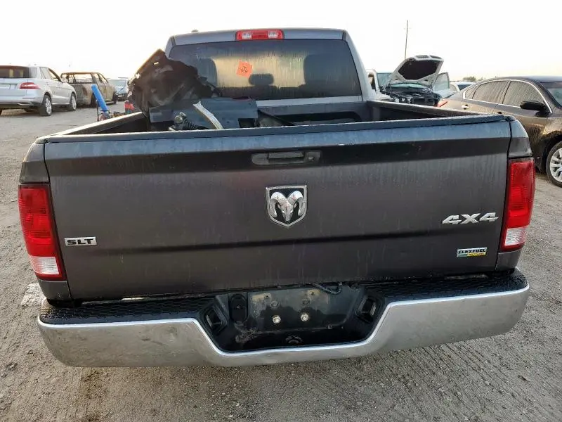 2016 RAM 1500 SLT  