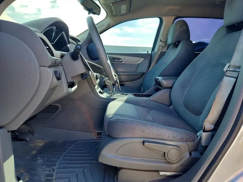 2014 CHEVROLET TRAVERSE LS  