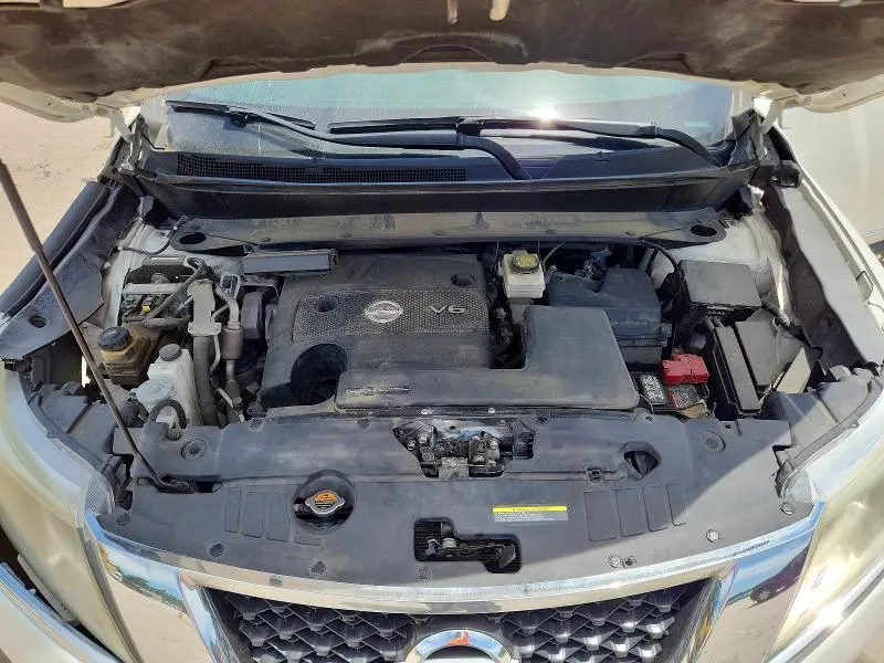 2016 NISSAN PATHFINDER SL  