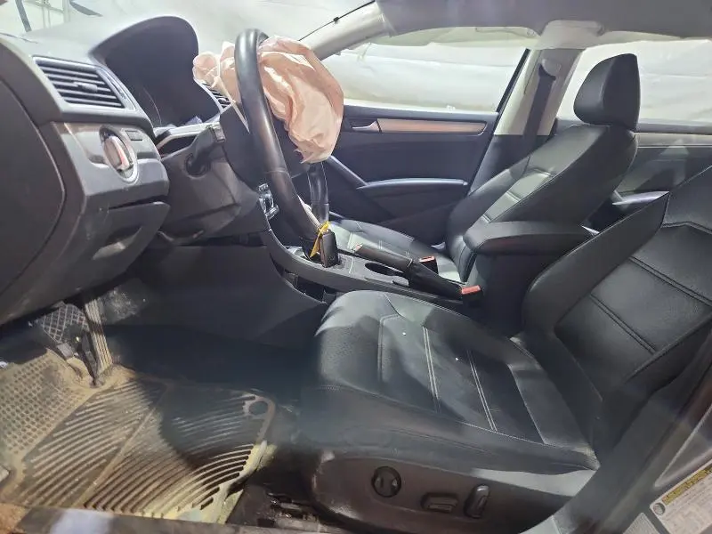 2015 VOLKSWAGEN PASSAT S  