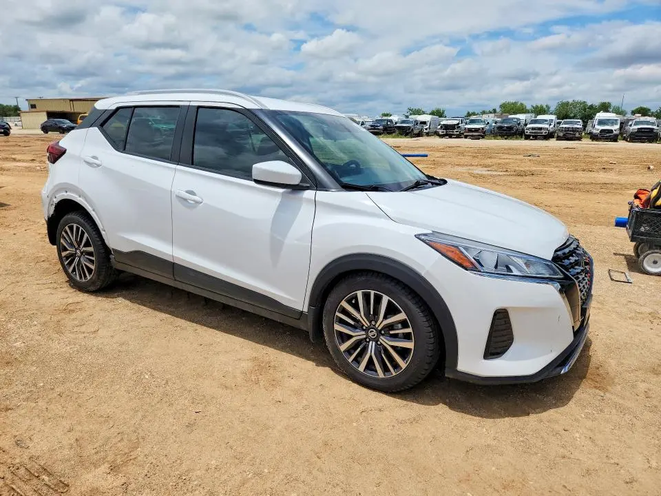2021 NISSAN KICKS SV  