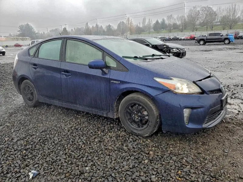 2013 TOYOTA PRIUS   