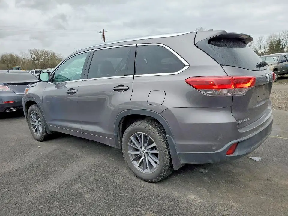 2017 TOYOTA HIGHLANDER XLE  