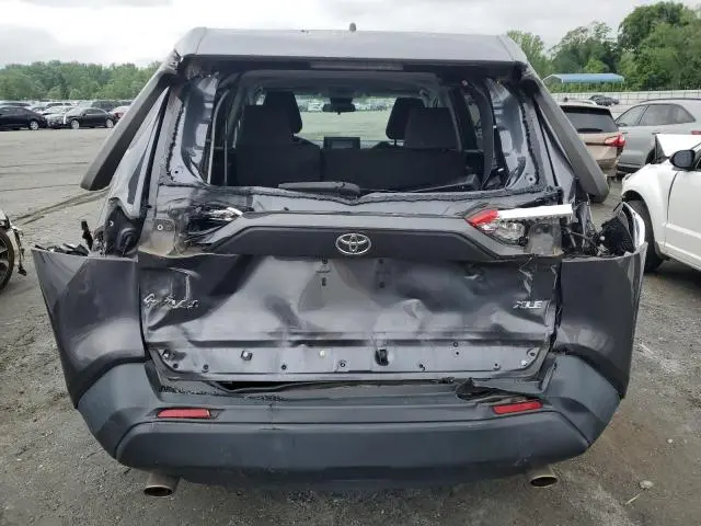 2021 TOYOTA RAV4 XLE  