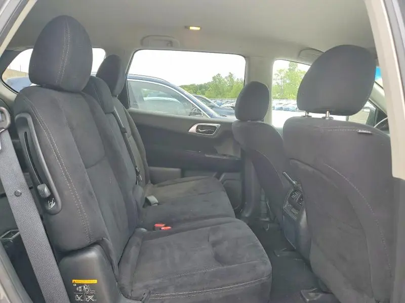 2016 NISSAN PATHFINDER SV  