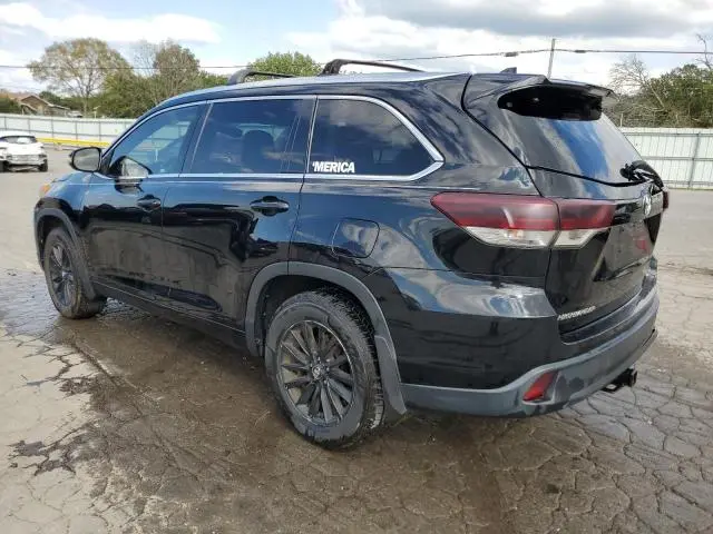 2017 TOYOTA HIGHLANDER SE