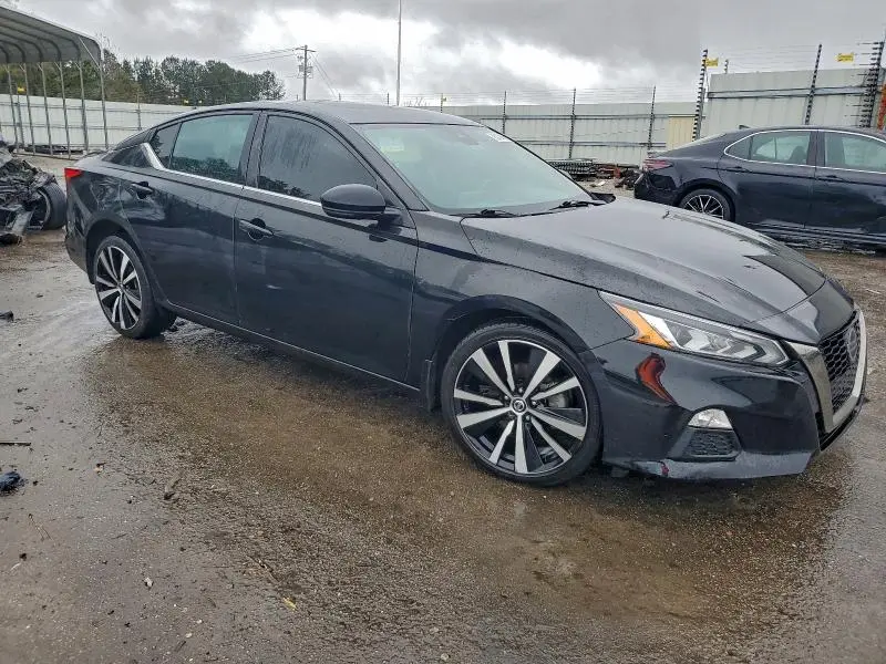 2021 NISSAN ALTIMA SR  