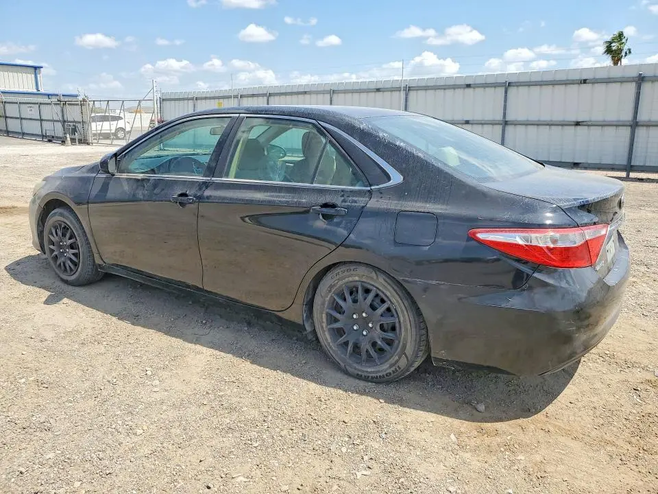 2015 TOYOTA CAMRY LE  