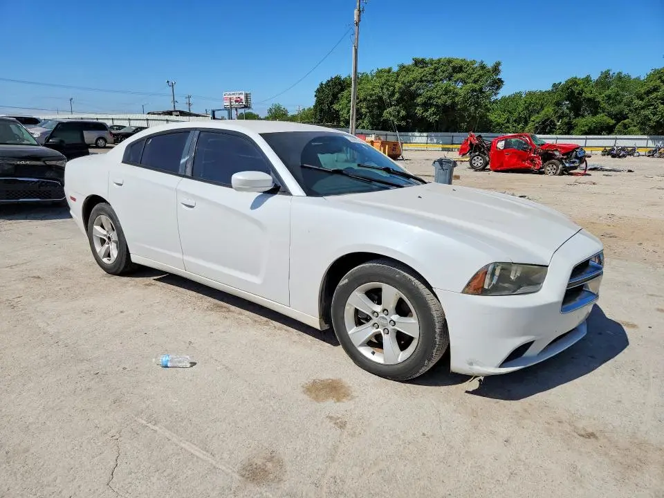 2014 DODGE CHARGER SE  