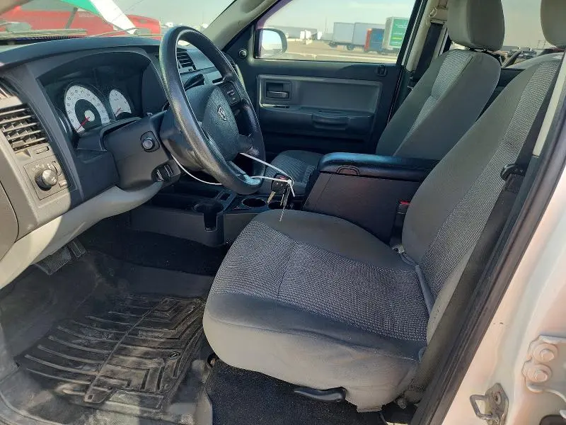 2010 DODGE DAKOTA SXT  