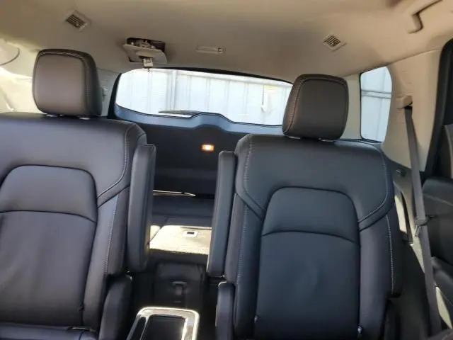 2024 NISSAN PATHFINDER SL  