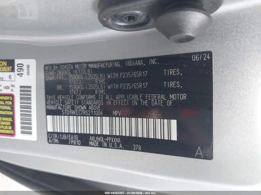 2024 TOYOTA SIENNA XLE