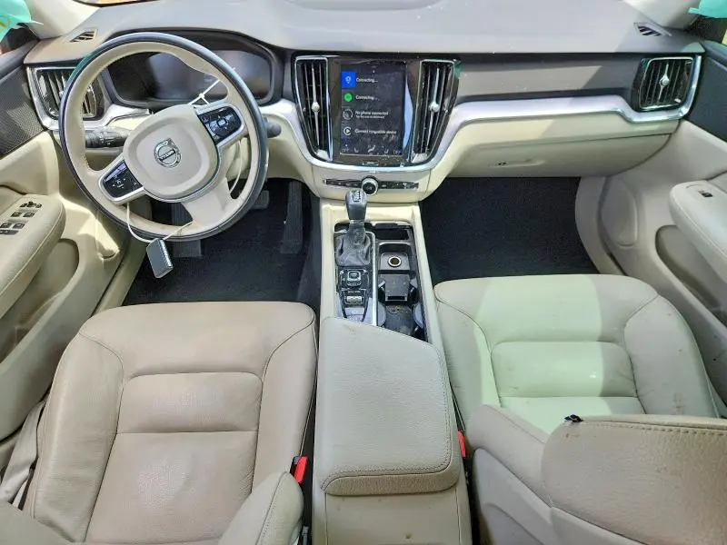 2020 VOLVO S60 T5 MOMENTUM  