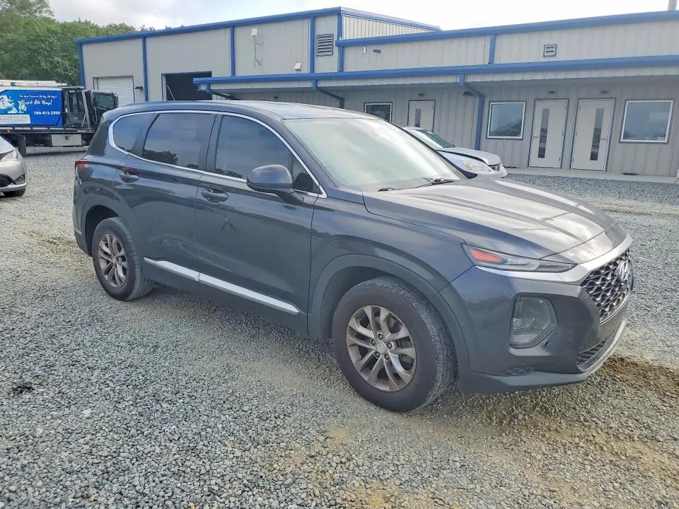 2020 HYUNDAI SANTA FE SE  
