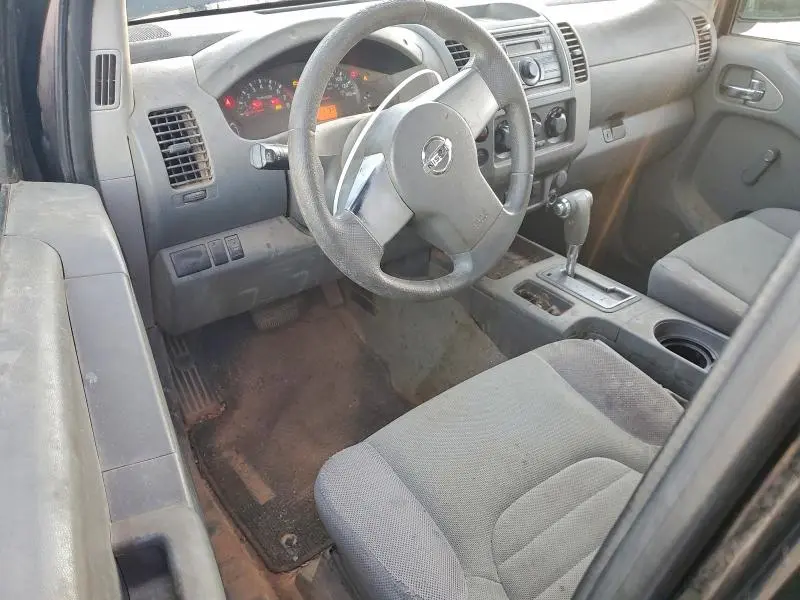 2013 NISSAN FRONTIER S  