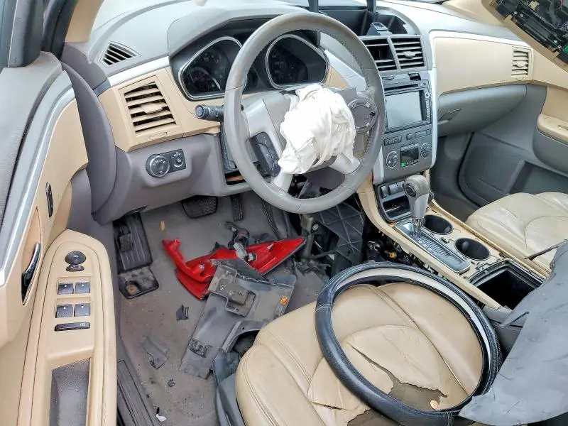 2011 CHEVROLET TRAVERSE LT  