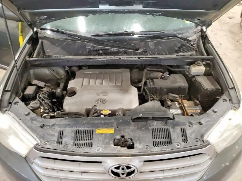 2011 TOYOTA HIGHLANDER BASE  