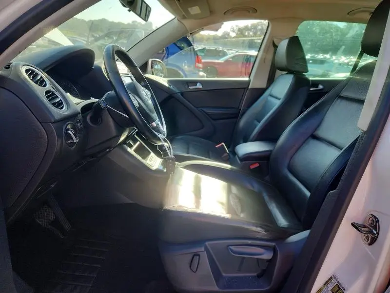 2011 VOLKSWAGEN TIGUAN S  