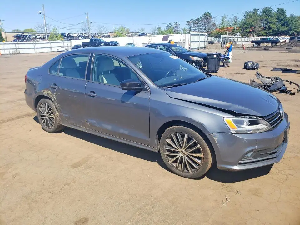 2015 VOLKSWAGEN JETTA SE  