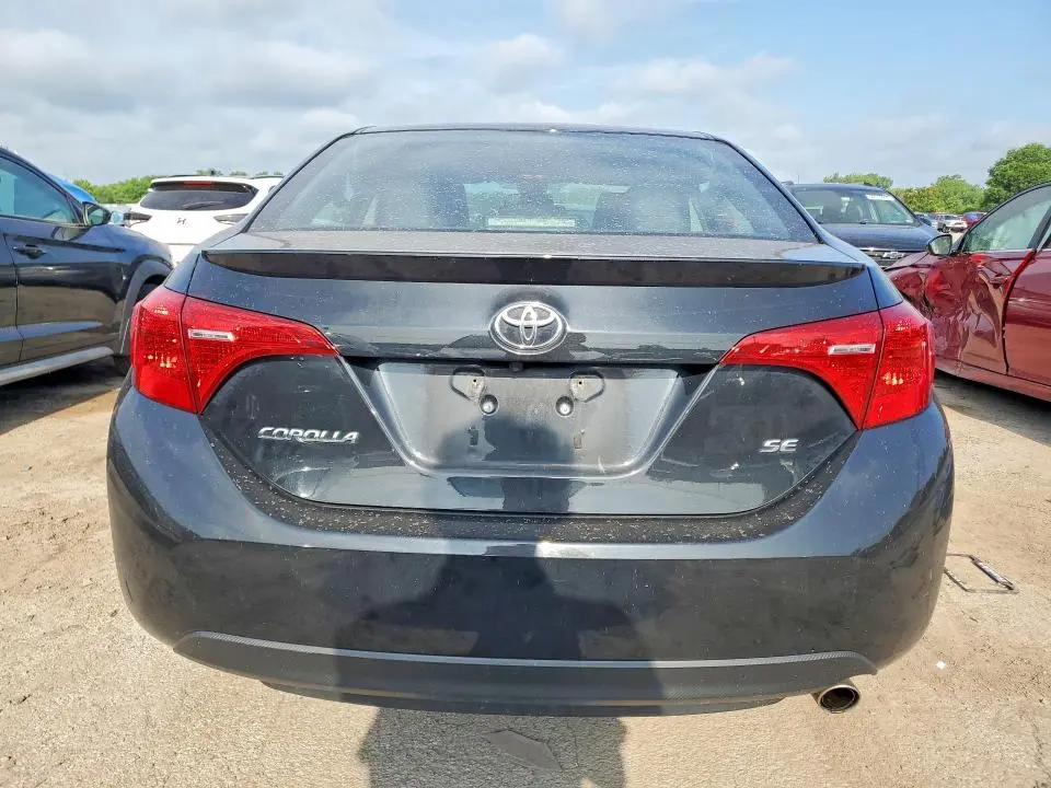 2018 TOYOTA COROLLA SE  