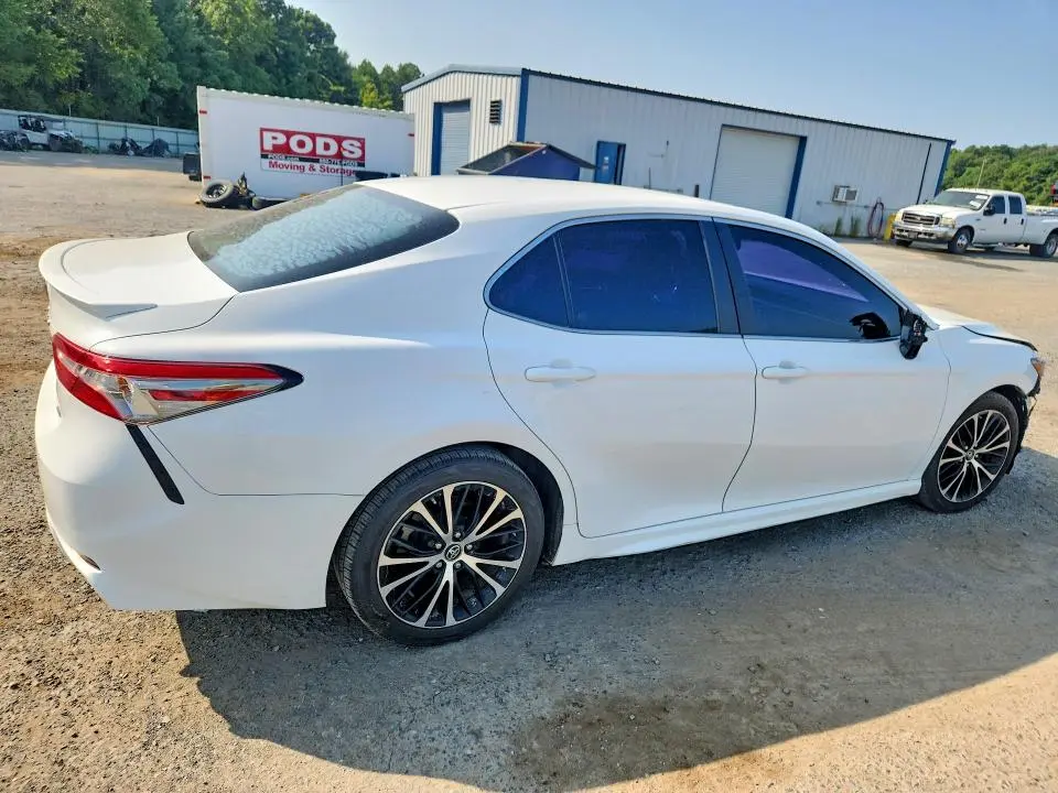 2018 TOYOTA CAMRY SE  