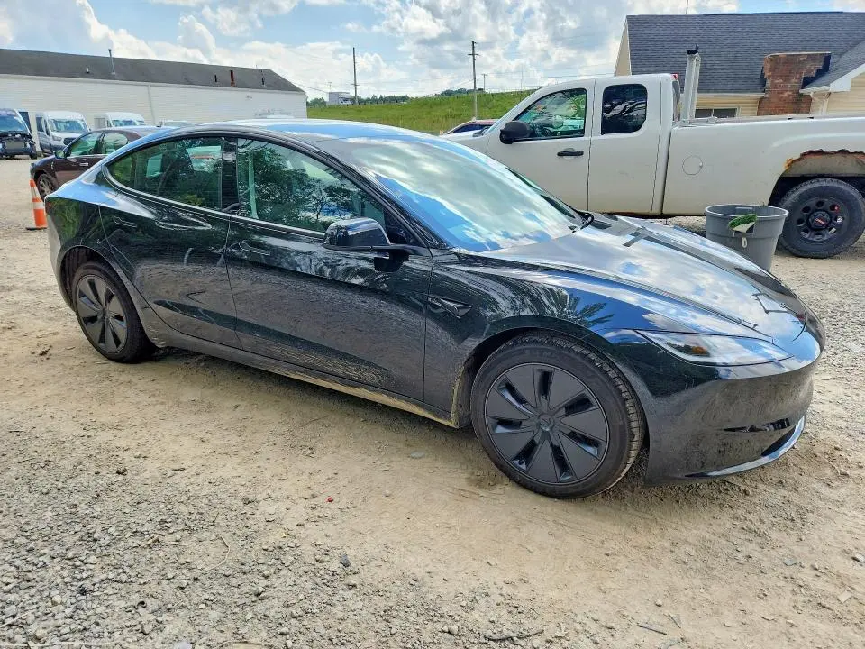 2026 TESLA MODEL 3   