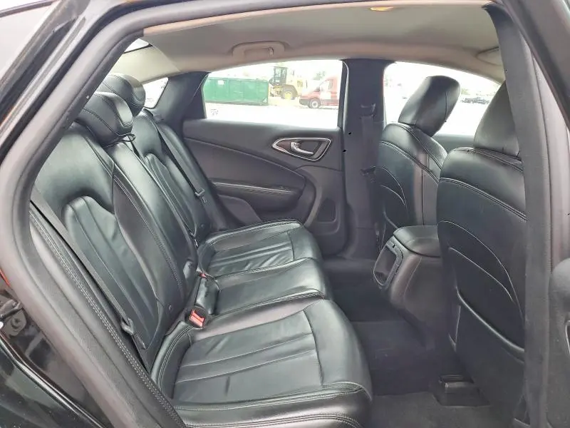 2017 CHRYSLER 200 LIMITED  