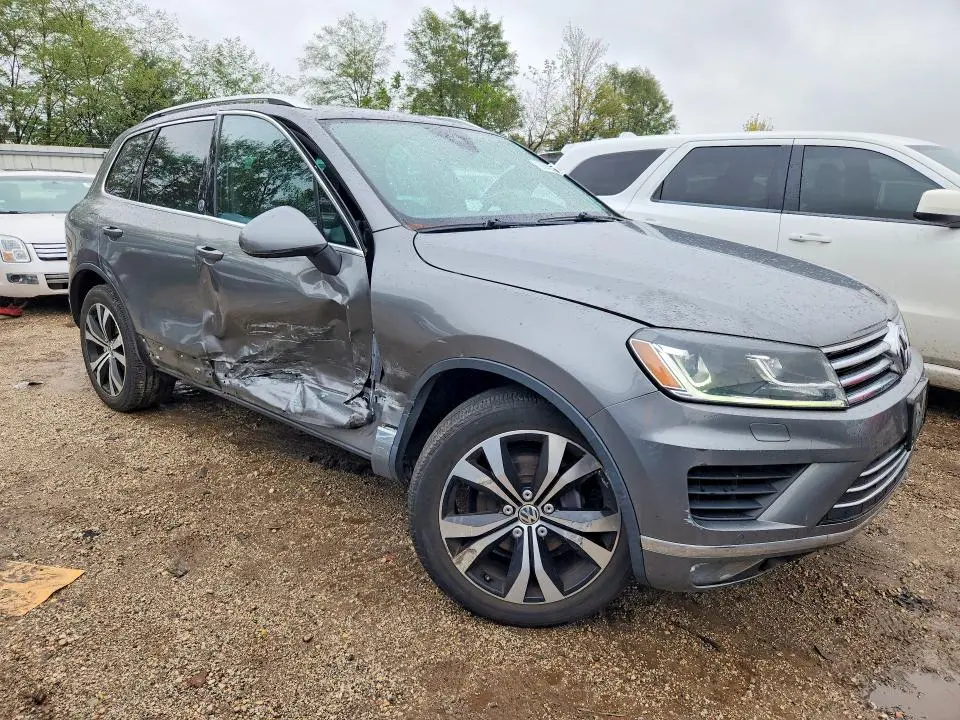 2017 VOLKSWAGEN TOUAREG WOLFSBURG  