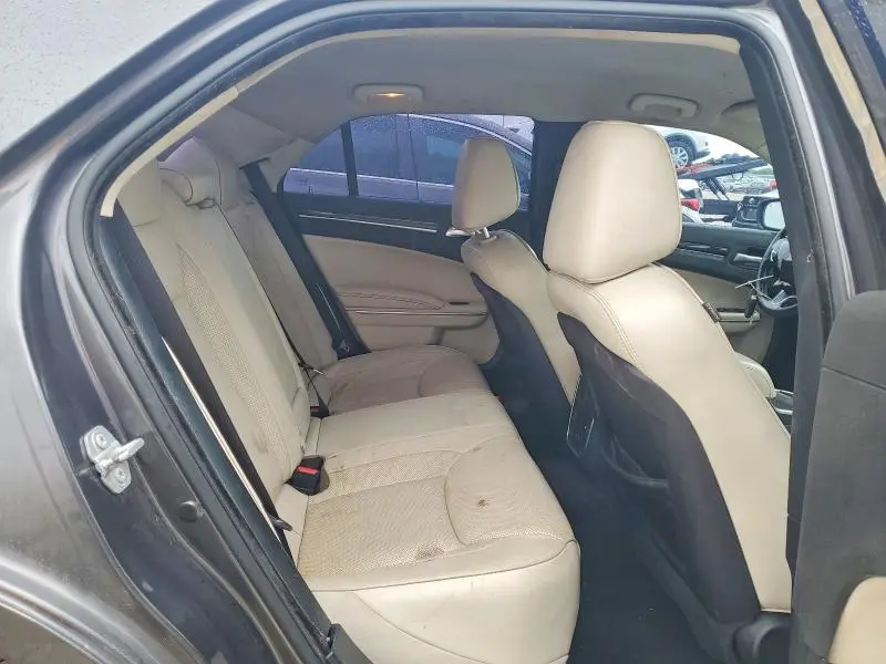 2019 CHRYSLER 300 LIMITED  