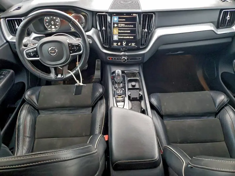 2018 VOLVO XC60 T8 R-DESIGN  