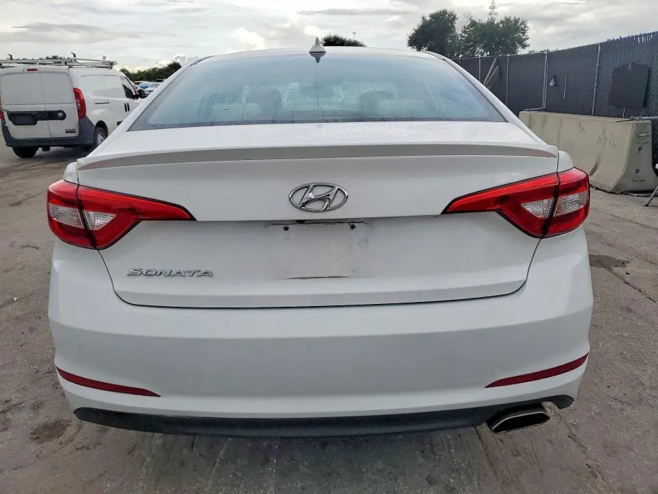 2017 HYUNDAI SONATA SE  