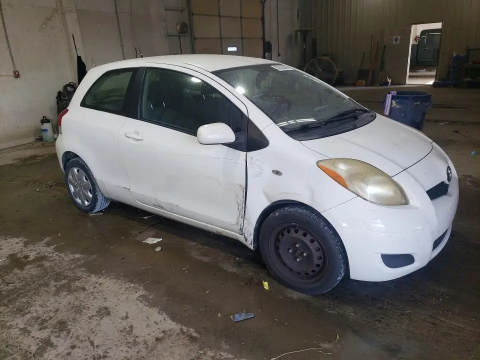 2010 TOYOTA YARIS BASE  