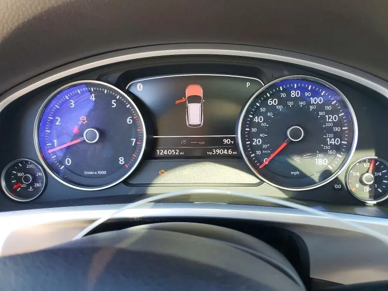 2011 VOLKSWAGEN TOUAREG V6  