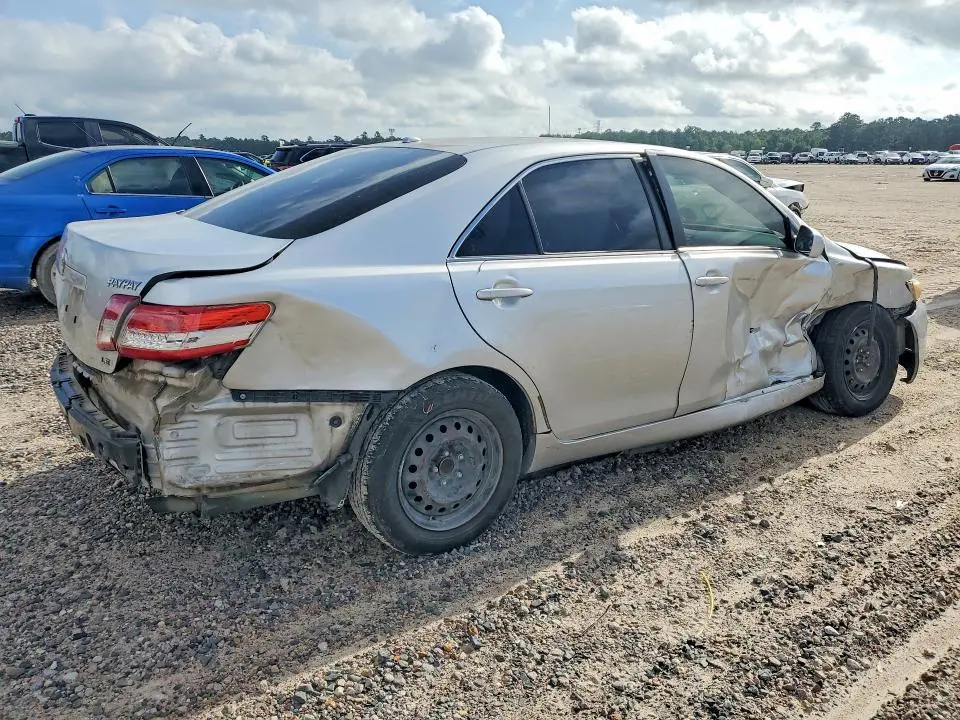 2011 TOYOTA CAMRY LE  