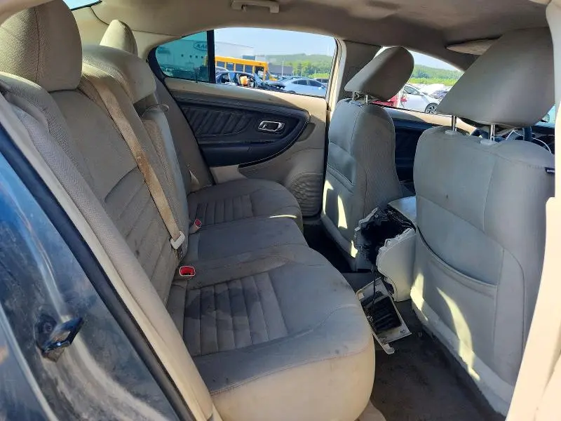 2010 FORD TAURUS SE  