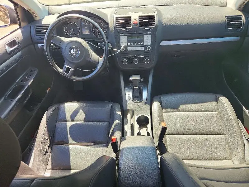 2010 VOLKSWAGEN JETTA LIMITED  