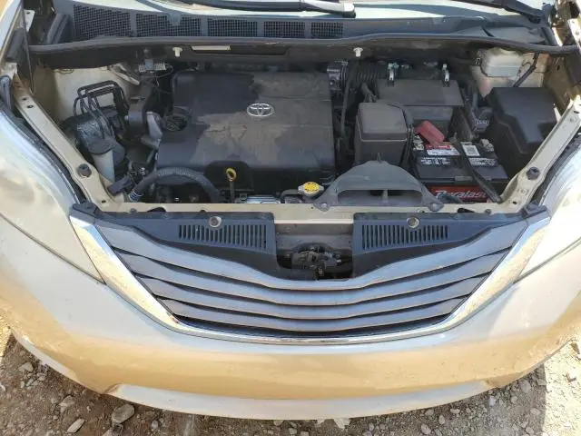 2011 TOYOTA SIENNA XLE  